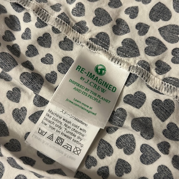 J. Crew Button Down Navy Blue Heart Print White Blouse Size XS LIKE NEW Preppy - Picture 7 of 8